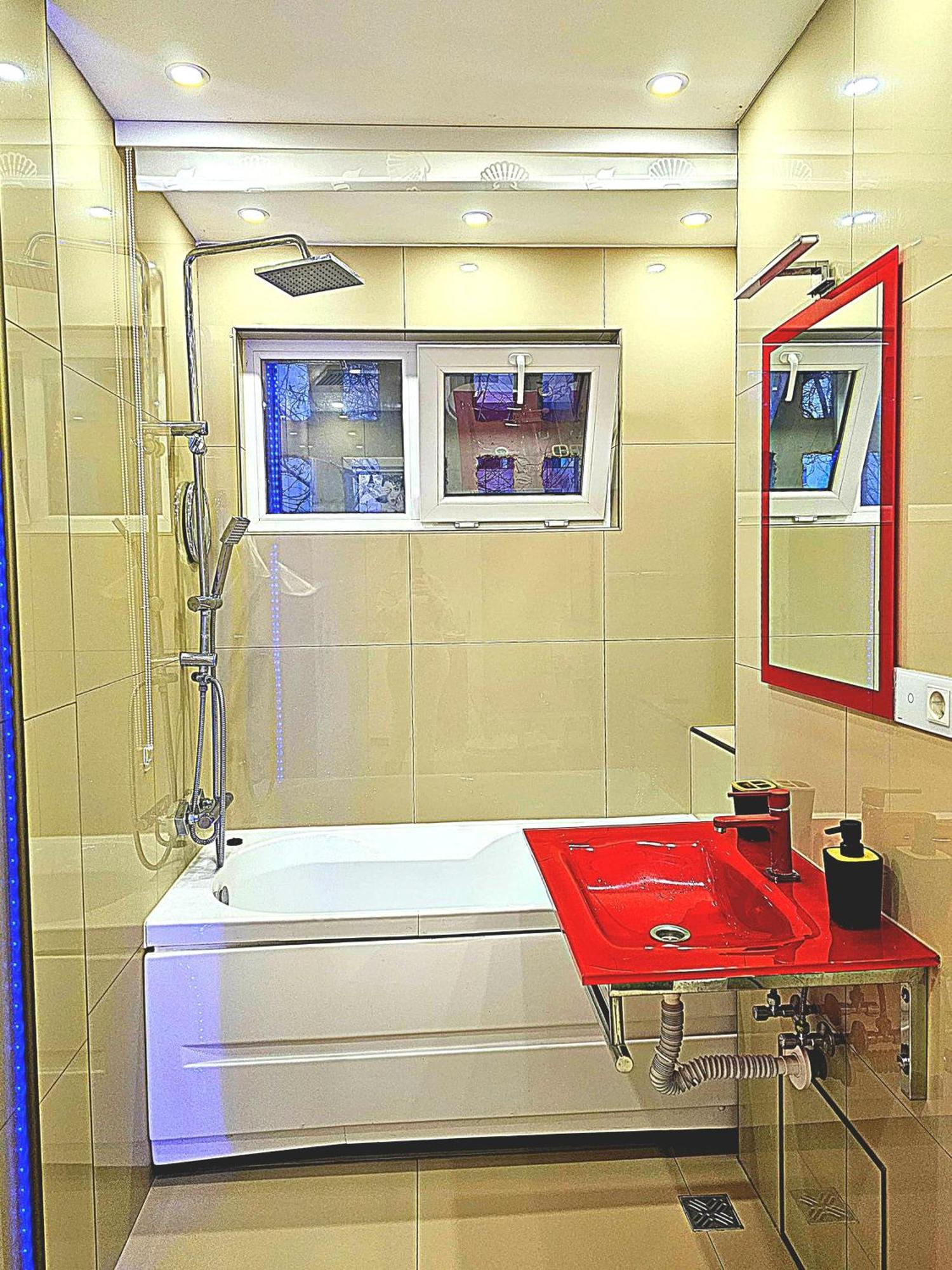 Luxury Paul Apartment Green, Private & Accessible Braszów Zewnętrze zdjęcie
